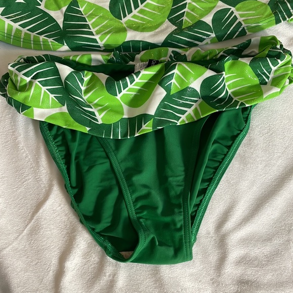 Palm Print Tankini Set - Picture 5 of 11
